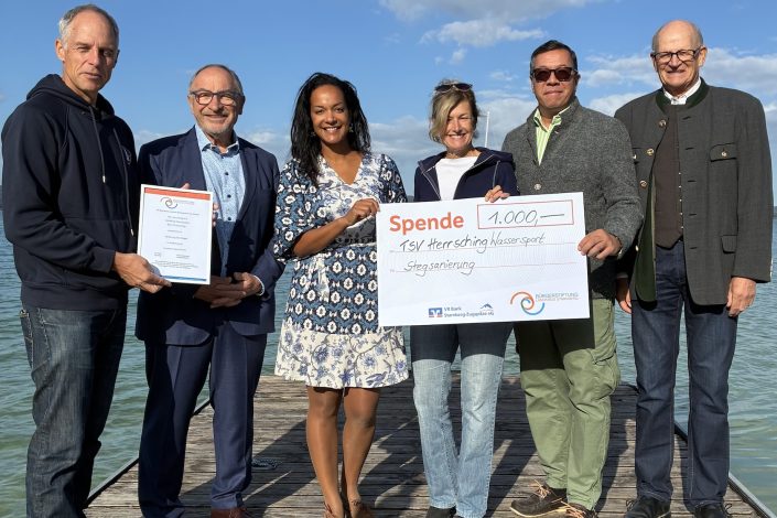 Spendenübergabe der Bürgerstiftung Landkreis Starnberg an die Wassersportabteilung des TSV Herrsching